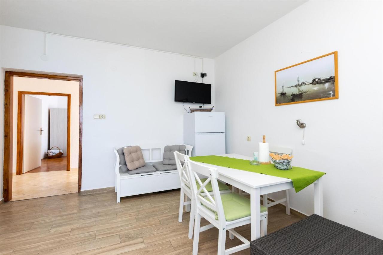 Apartments Biserka Barbat na Rabu Luaran gambar
