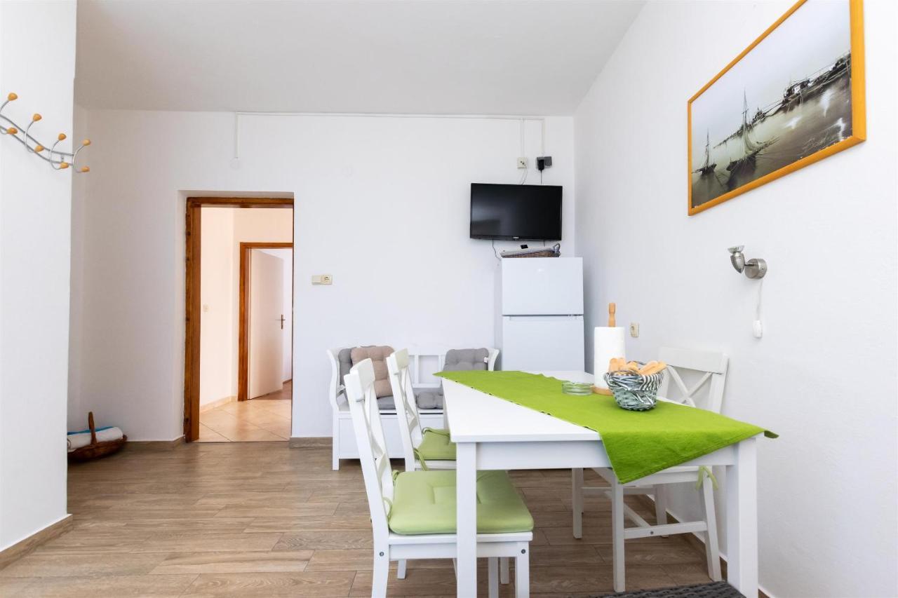 Apartments Biserka Barbat na Rabu Luaran gambar