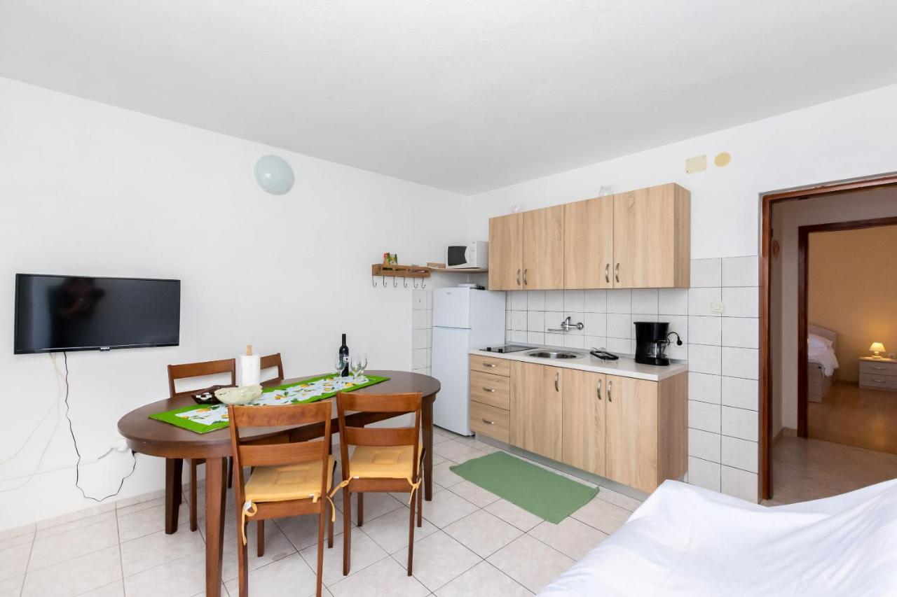 Apartments Biserka Barbat na Rabu Luaran gambar